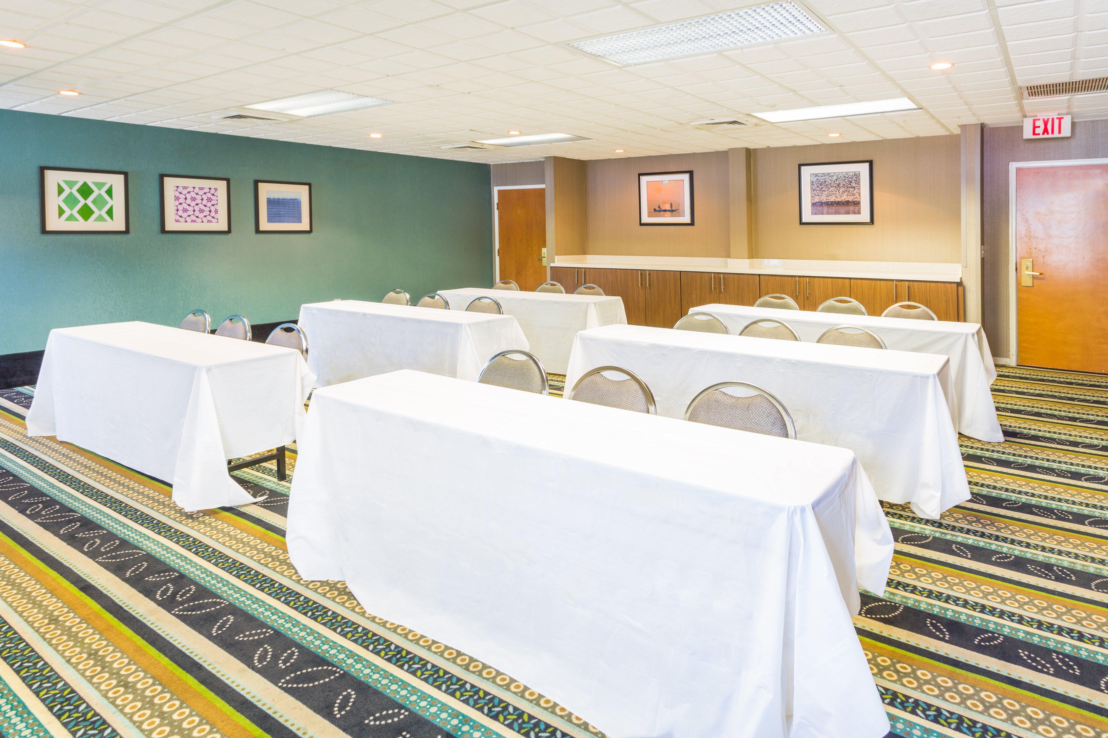 Holiday Inn Express - Plymouth By Ihg Exterior foto
