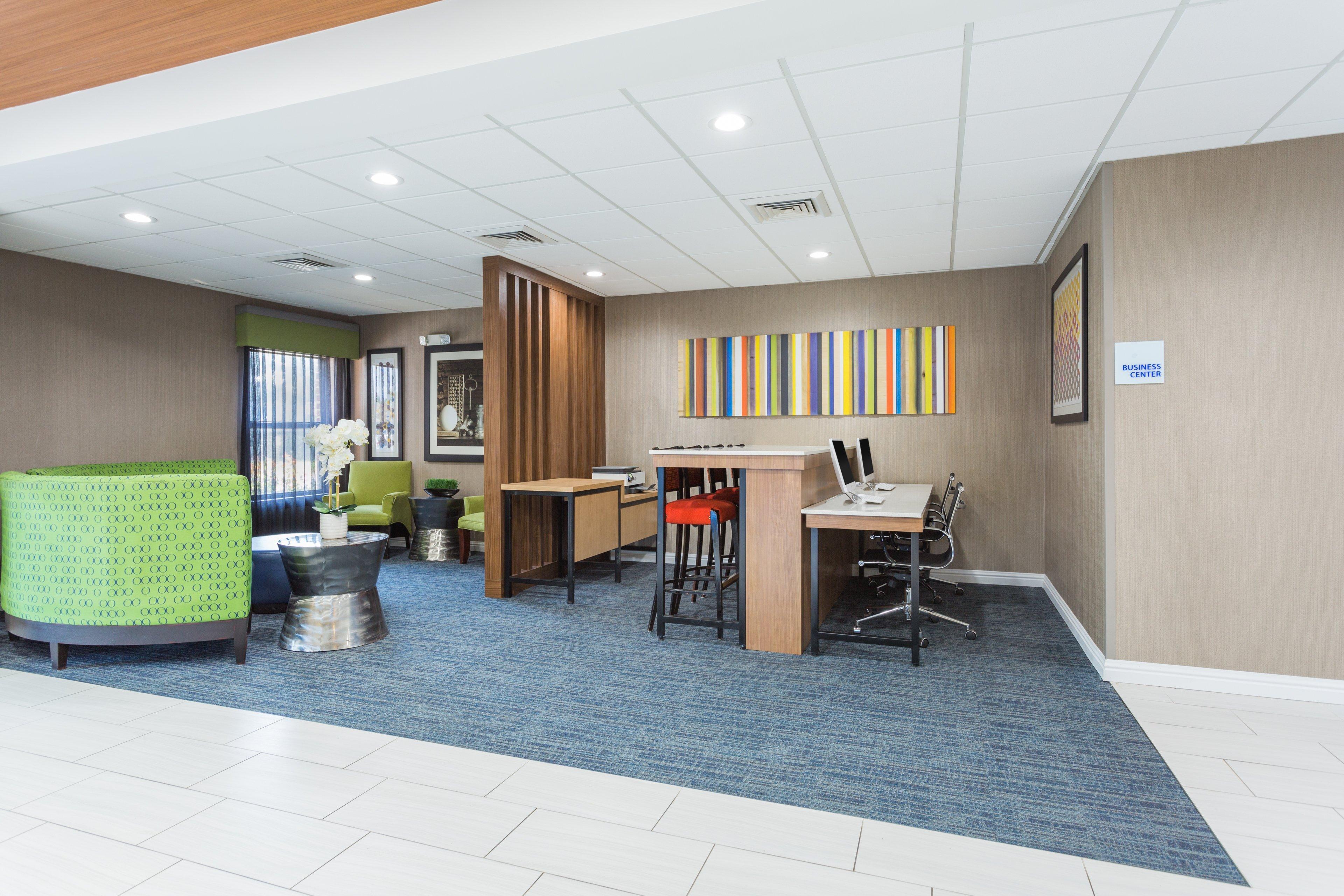 Holiday Inn Express - Plymouth By Ihg Exterior foto