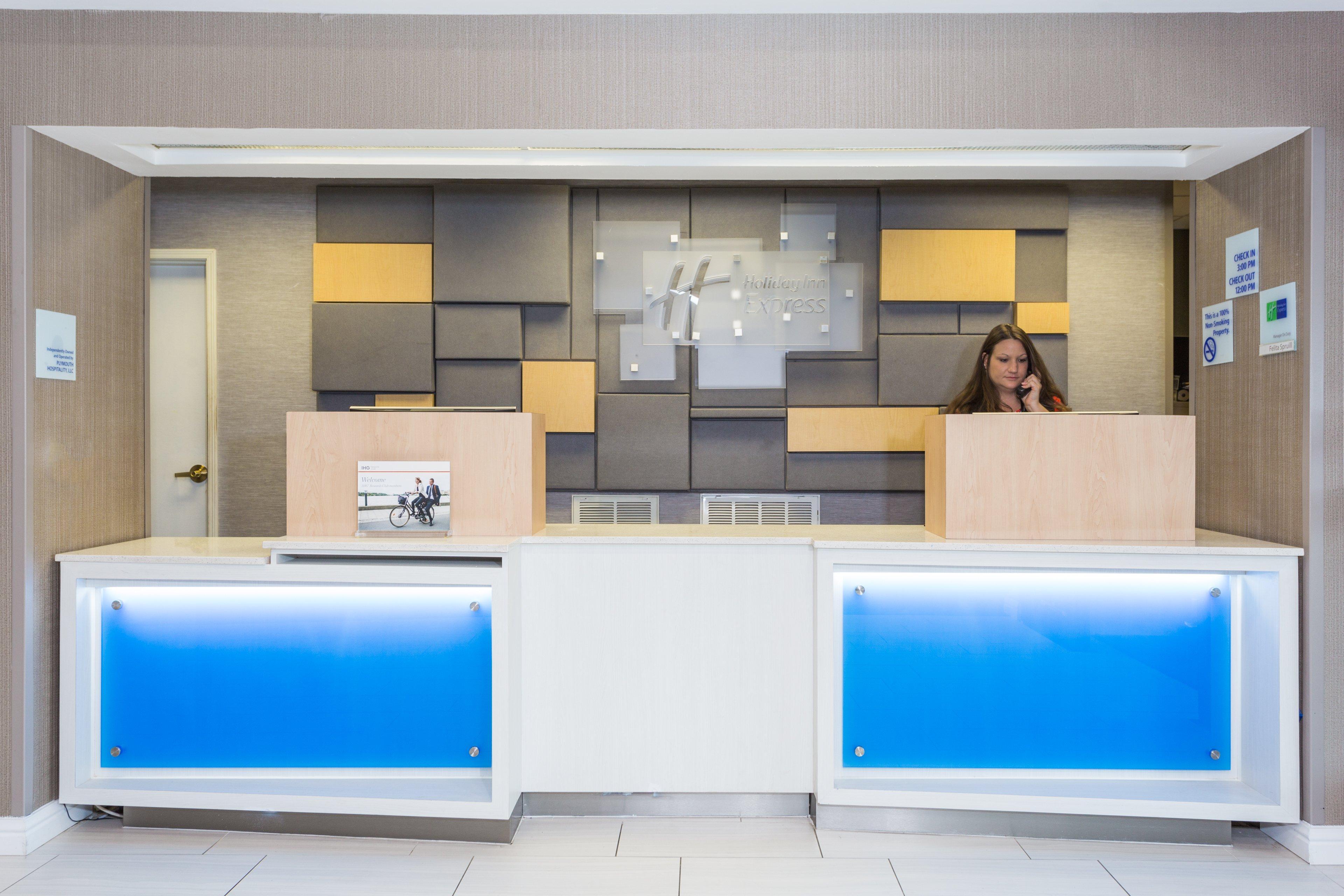Holiday Inn Express - Plymouth By Ihg Exterior foto
