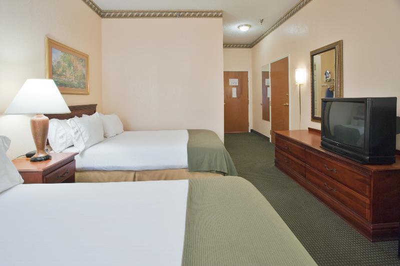 Holiday Inn Express - Plymouth By Ihg Exterior foto